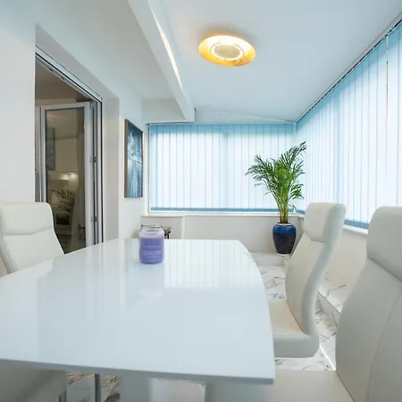 아파트 Luxury In Mare 자다르